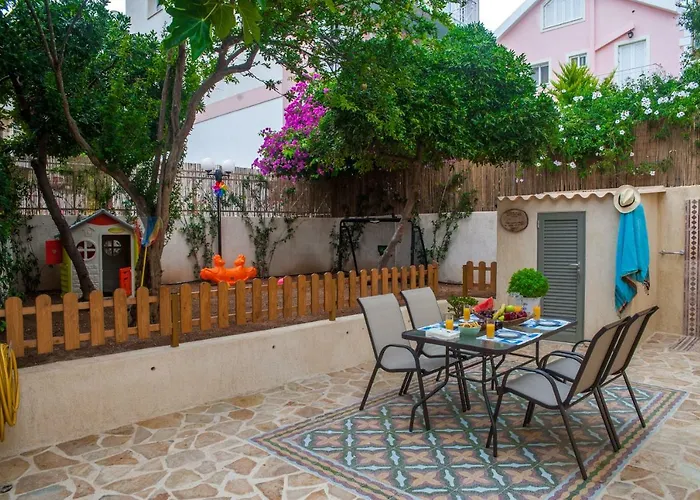 Nauticum House アルゴストリオン