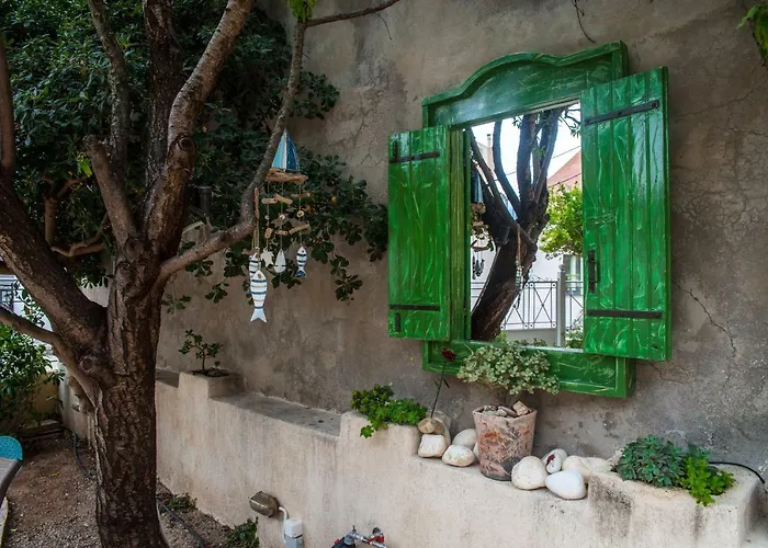 Nauticum House アルゴストリオン